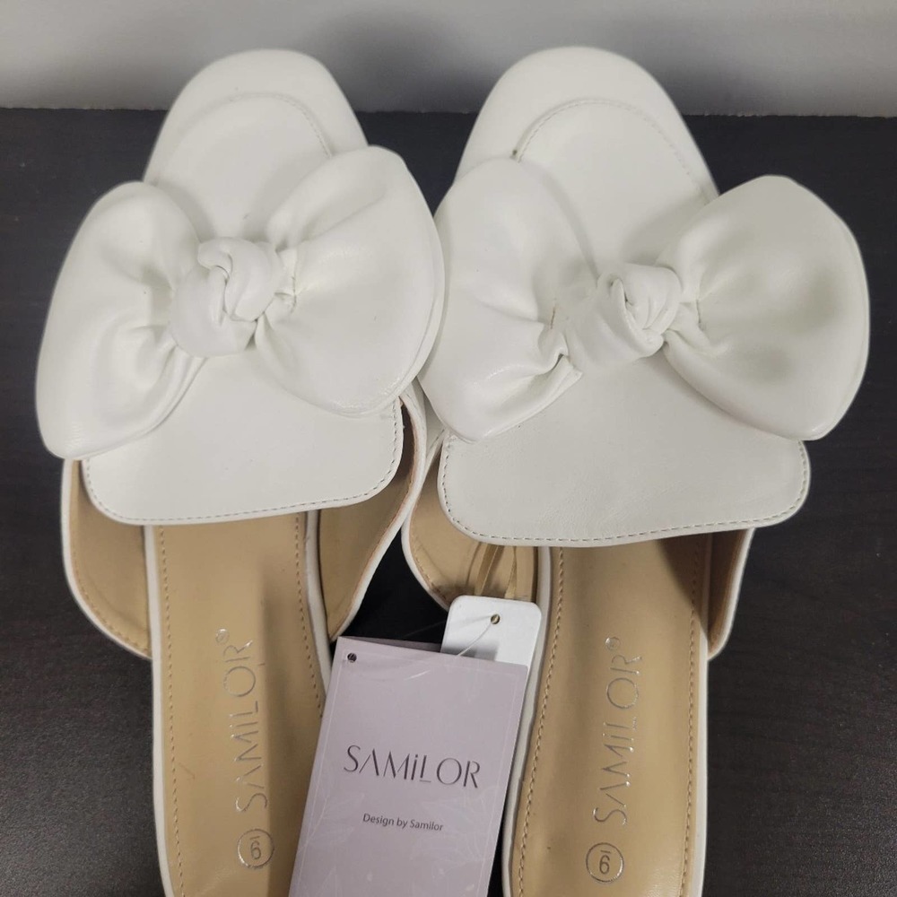 NWT White Bow Flats sandals 9
